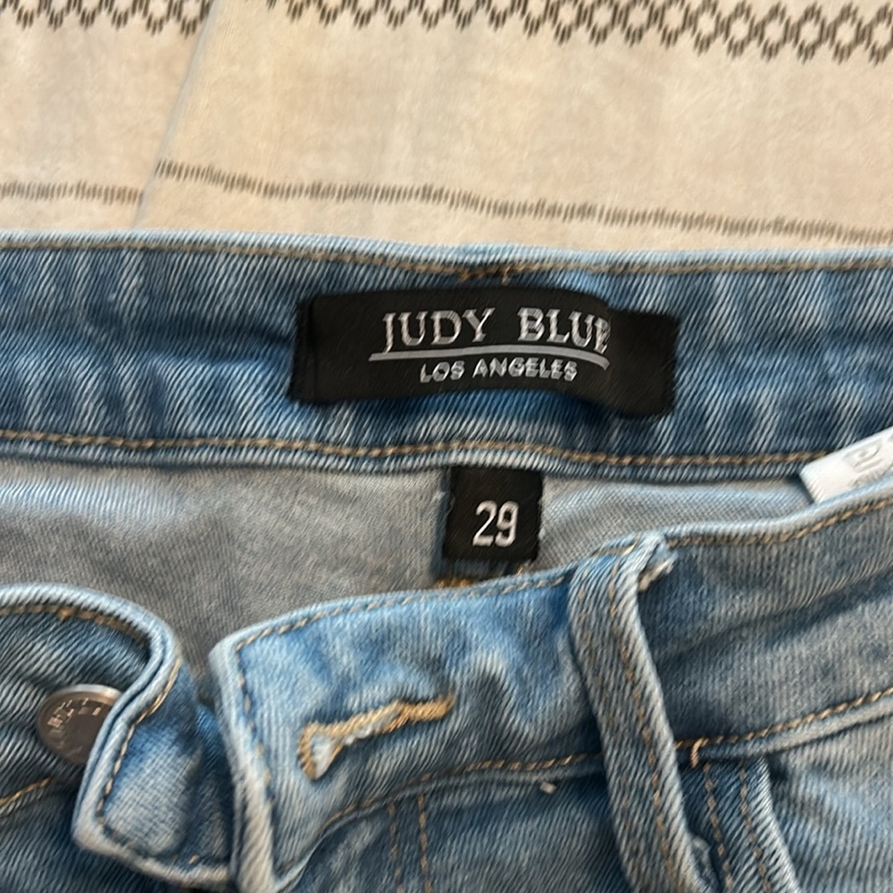 Judy Blue distressed shorts 👖 - Picture 2 of 4